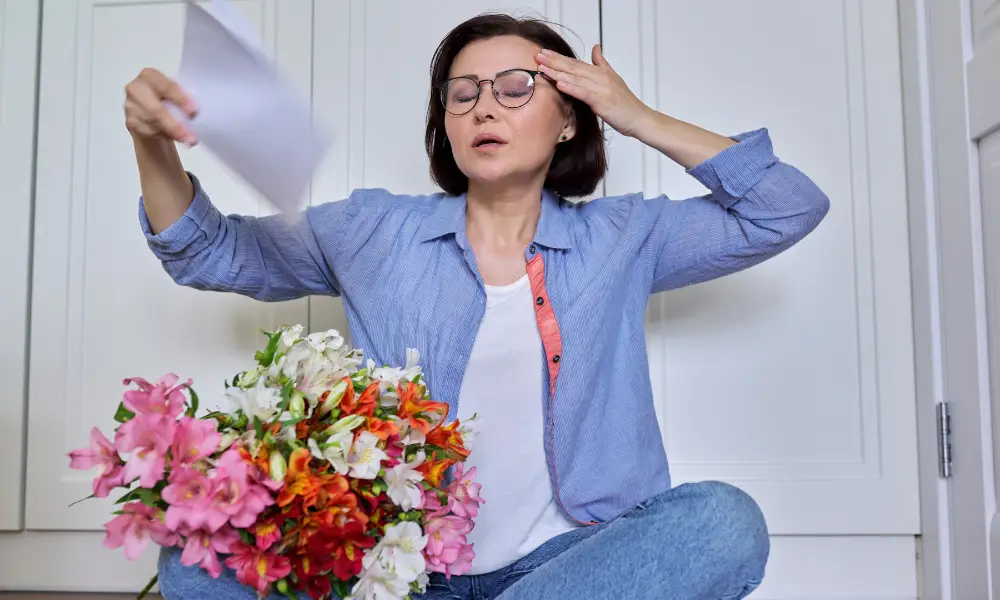 non pharmacological treatment for hot flashes